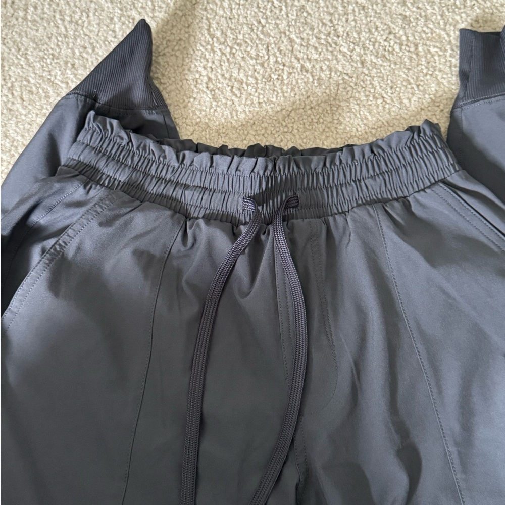 Abercrombie and Fitch Women’s Jogger Pants - Picture 2 of 3